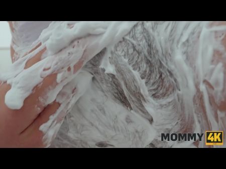 Mommy4k . She Commenced Pruning Her Vulva And Ended Up Poking In The Toilet