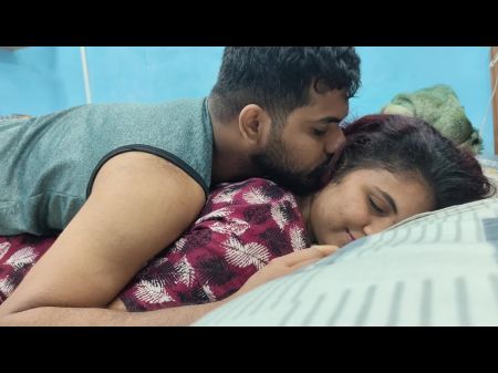 romance de beijo de bunda, menina malayali beijo de bunda quente com romance em nighty 